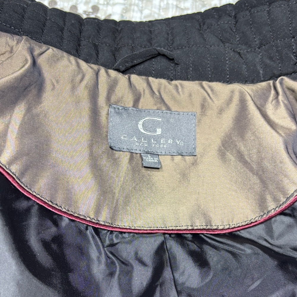 Gallery New York Women's Black Quilted Hooded Coat Pre-loved Size L - Picture 9 of 12